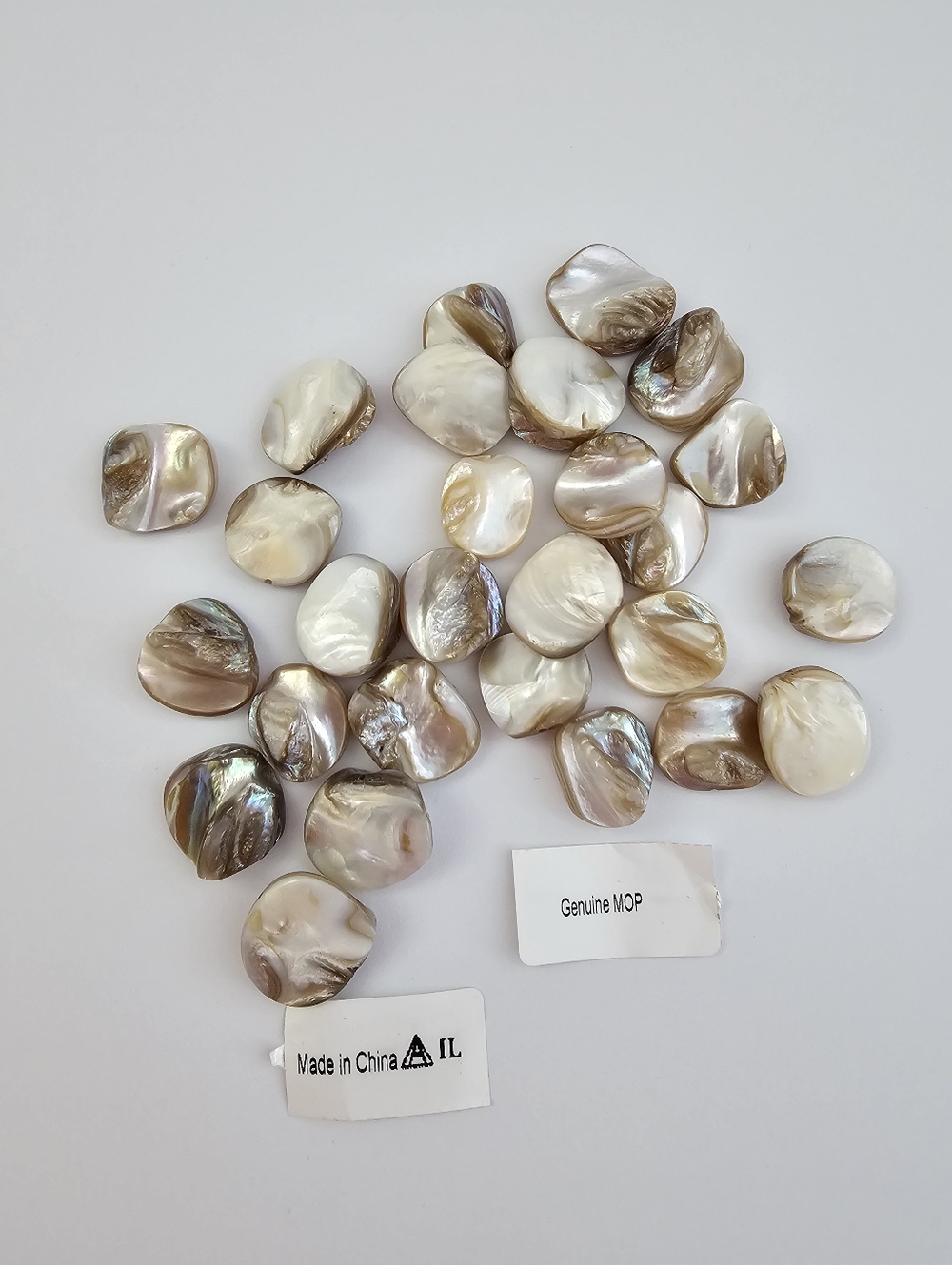 Lot of 27 Vintage-Style Genuine Mother of Pearl Pebble Beads ridescent Champagne